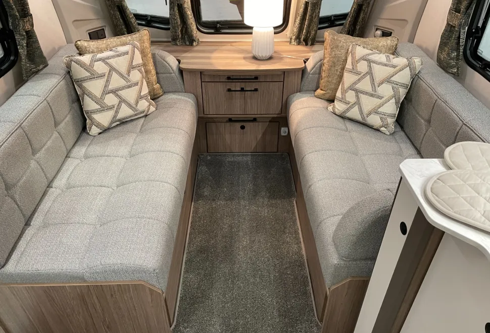 Coachman Acadia   2025