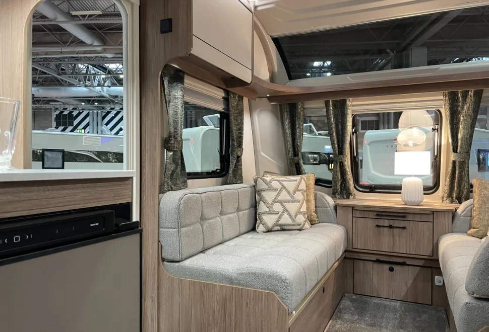 Coachman Acadia   2025