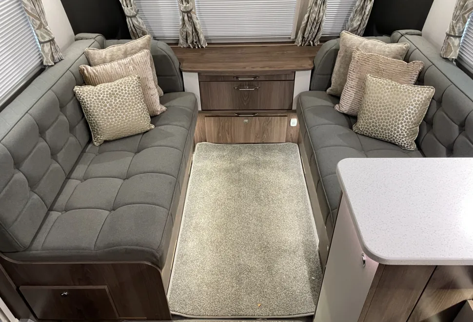 Coachman Laser   2025