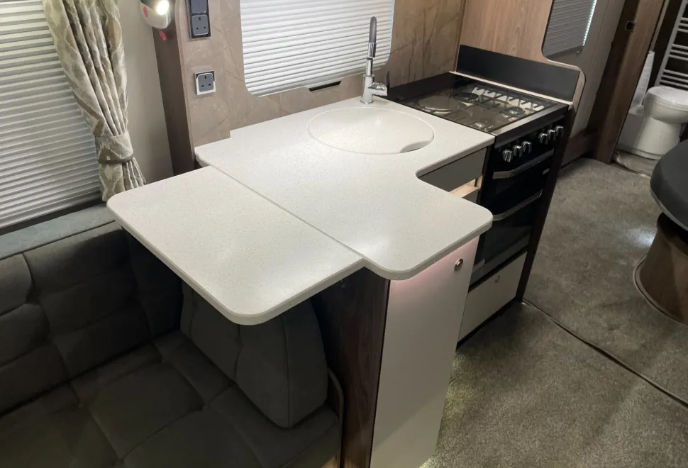 Coachman Laser   2025