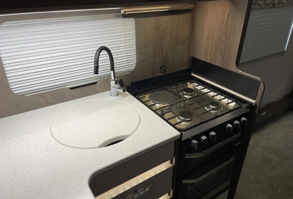 Coachman Laser   2025