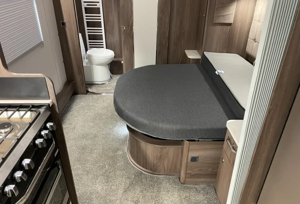Coachman Laser   2025