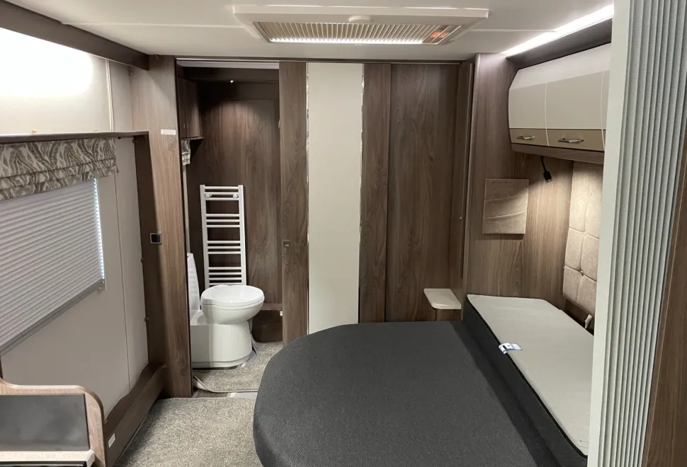 Coachman Laser   2025