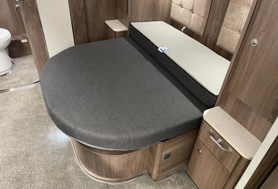 Coachman Laser   2025