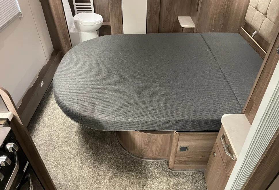 Coachman Laser   2025
