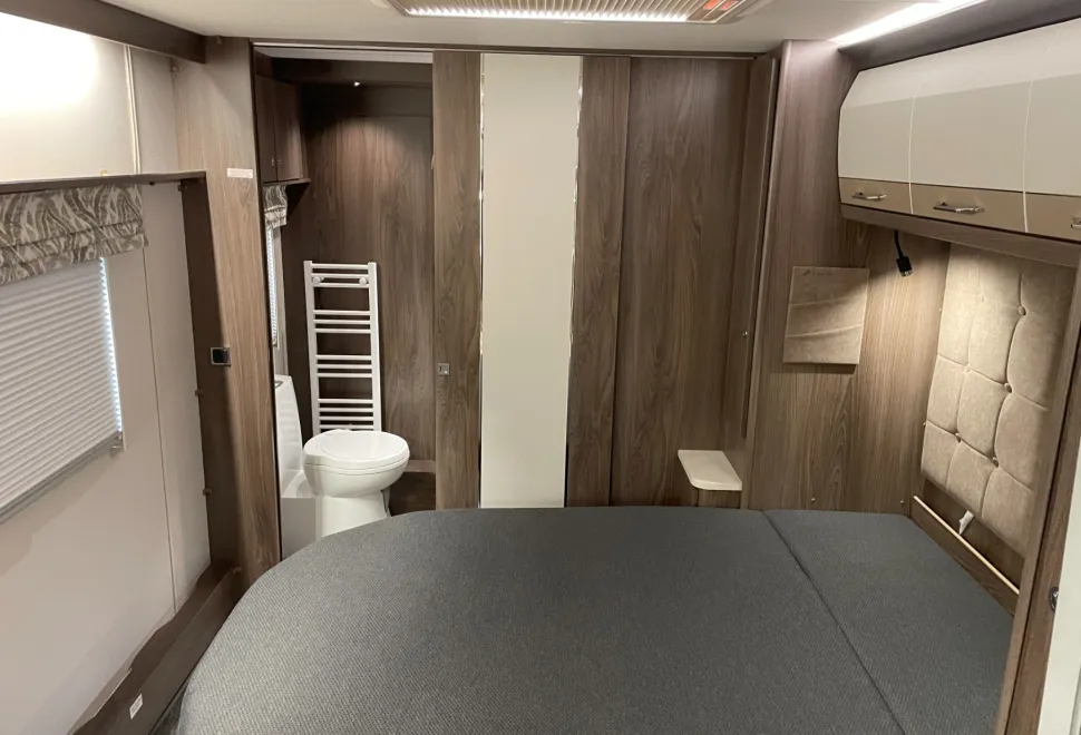 Coachman Laser   2025