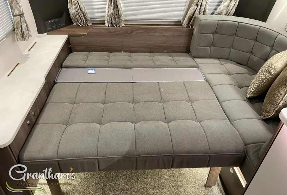 Coachman Laser   2025