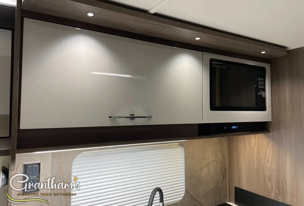 Coachman Laser   2025
