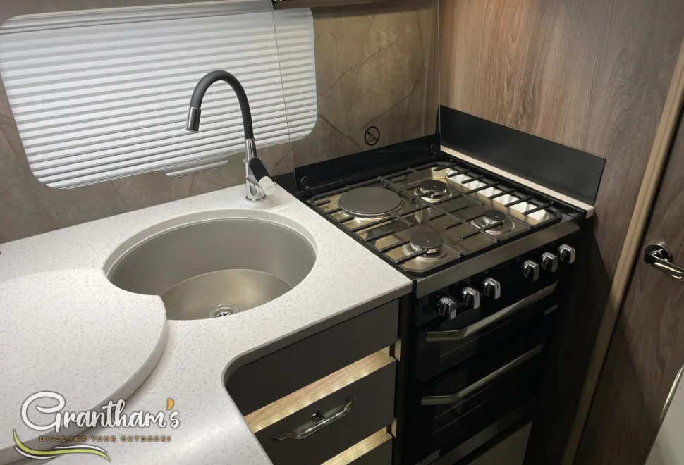 Coachman Laser   2025