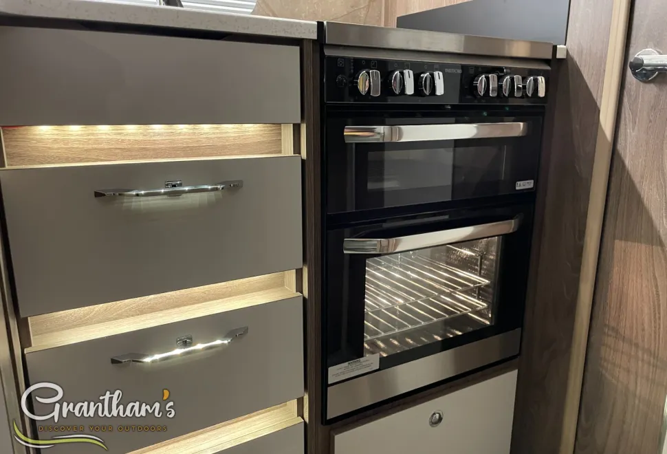 Coachman Laser   2025