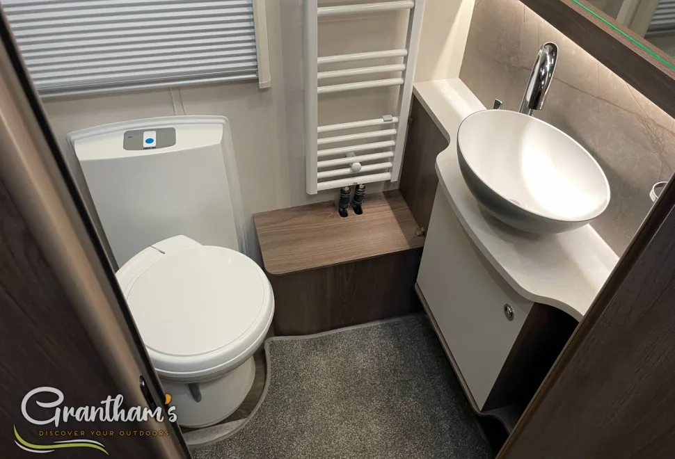 Coachman Laser   2025