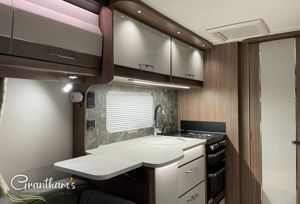 Coachman VIP   2025