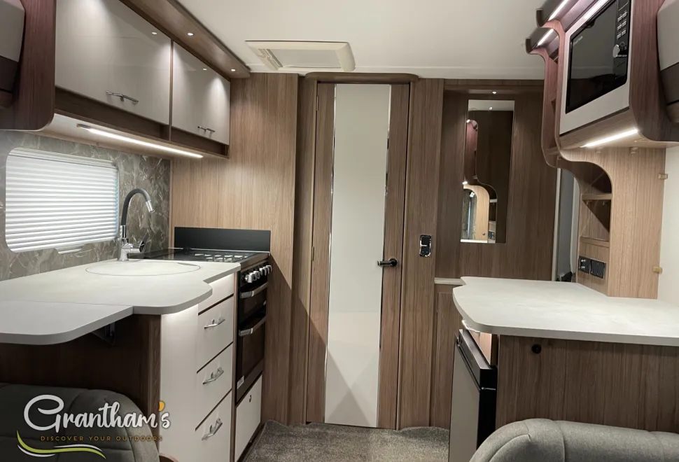 Coachman VIP   2025
