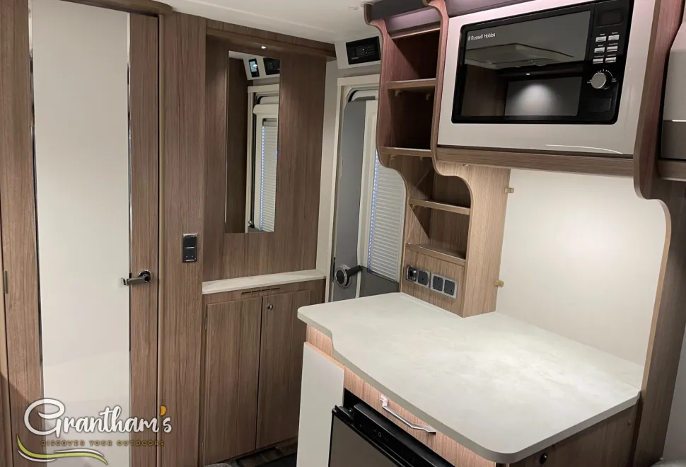 Coachman VIP   2025