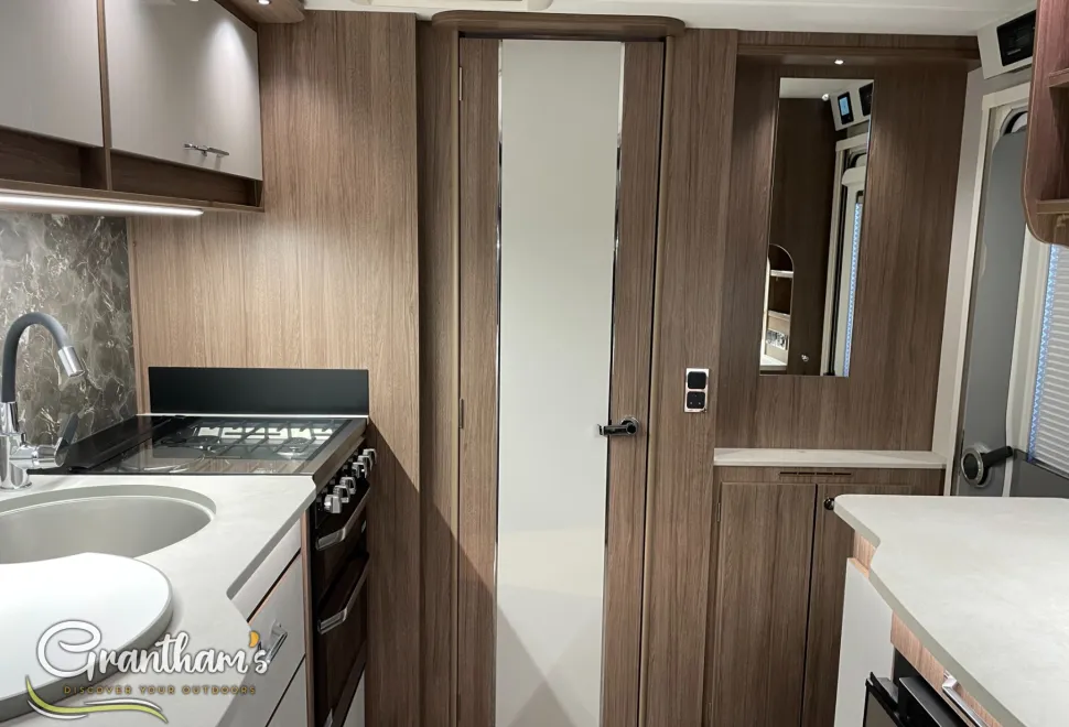 Coachman VIP   2025