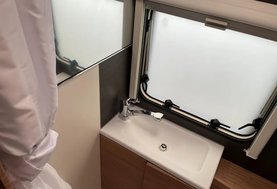 WEINSBERG CaraOne   2023