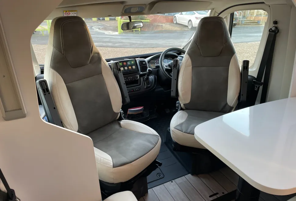 McLouis Fusion 373   2025