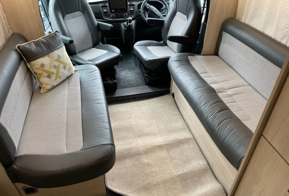 Auto Trail   2021