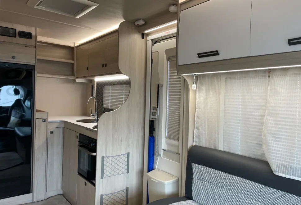Auto Trail   2021