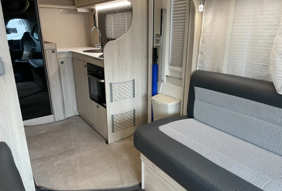 Auto Trail   2021