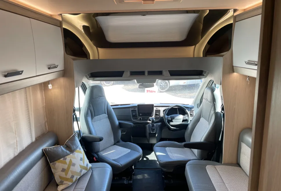 Auto Trail    2021