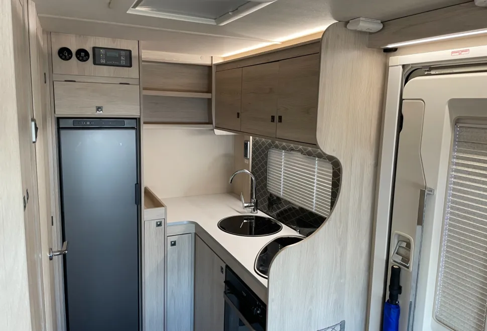 Auto Trail    2021