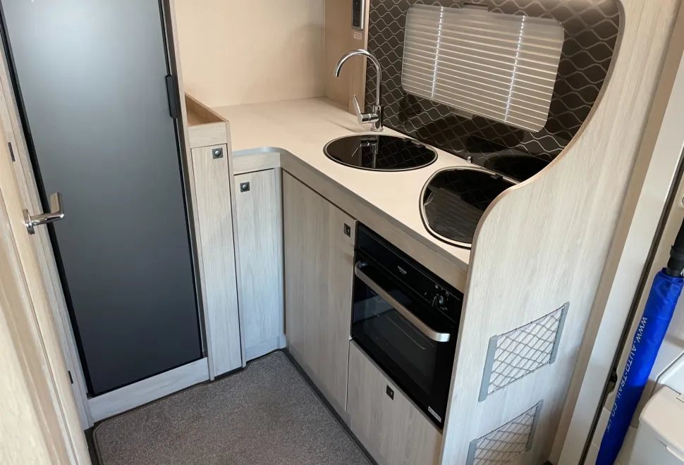 Auto Trail    2021