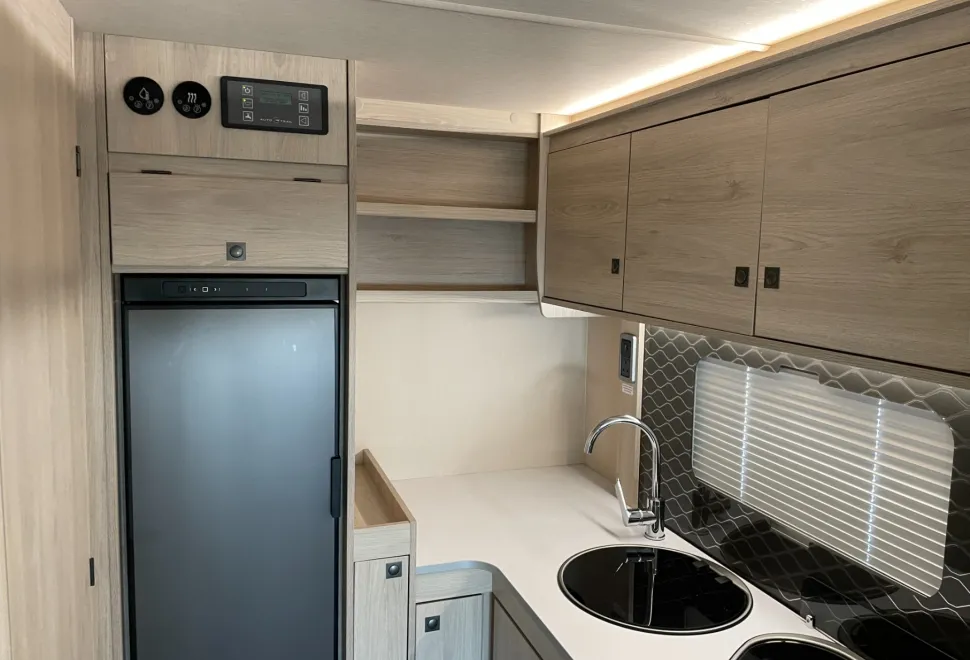 Auto Trail    2021
