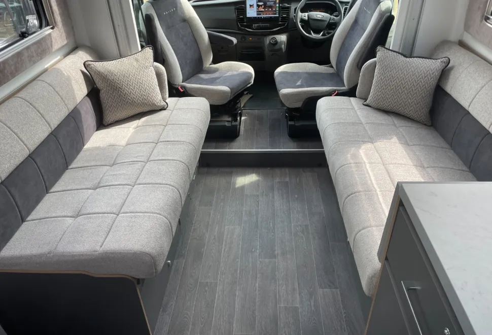 Bailey Adamo XL-T   2026