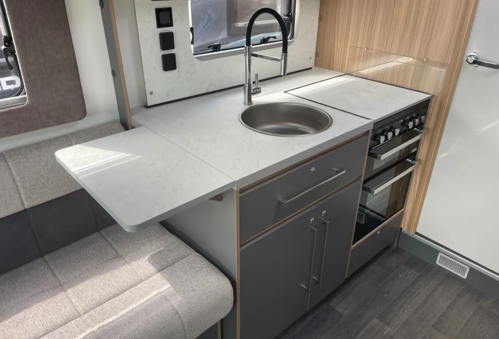 Bailey Adamo XL-T   2026