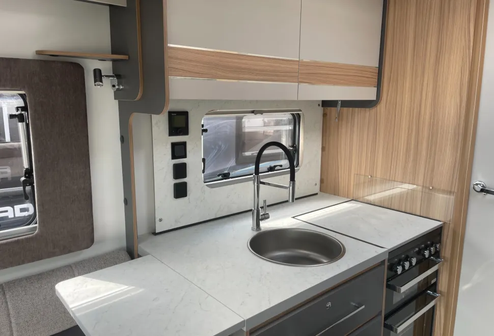 Bailey Adamo XL-T   2026