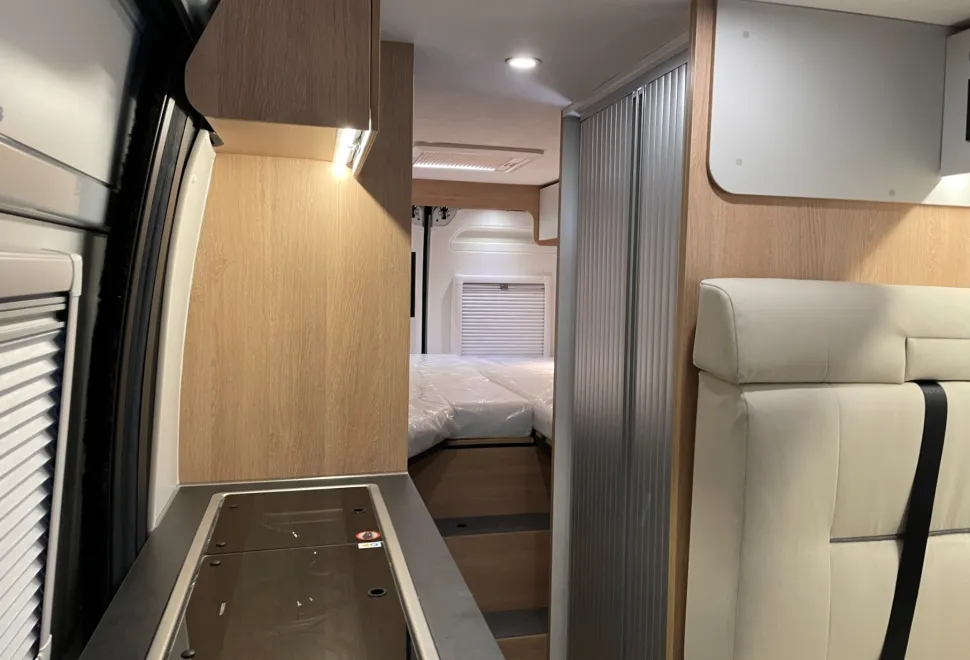 Joa Camp Van 63T   2024