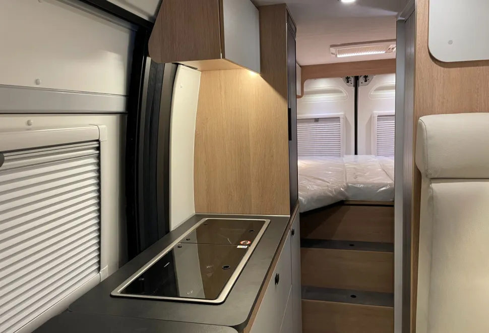 Joa Camp Van 63T   2024