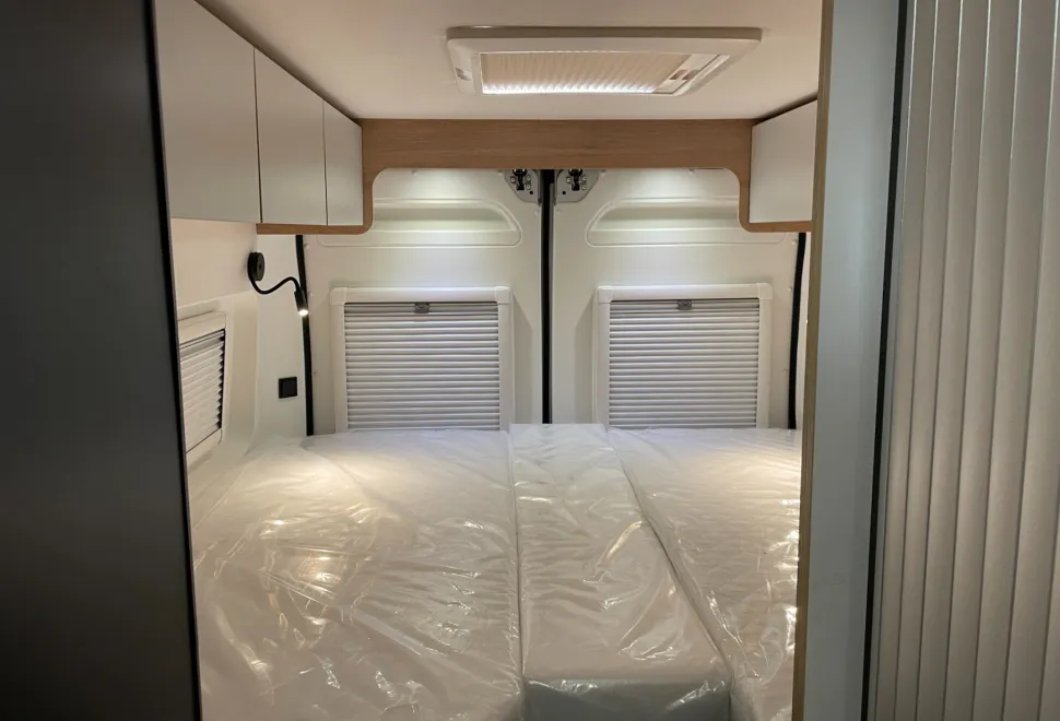 Joa Camp Van 63T   2024