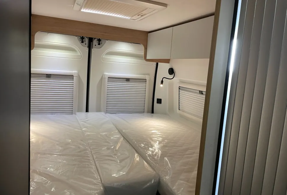 Joa Camp Van 63T   2024