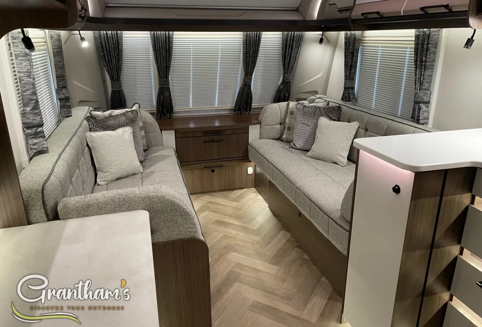 Coachman Laser   2026