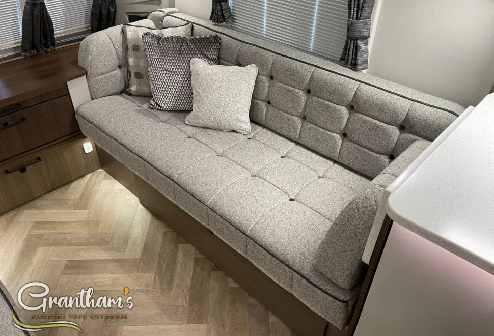 Coachman Laser   2026