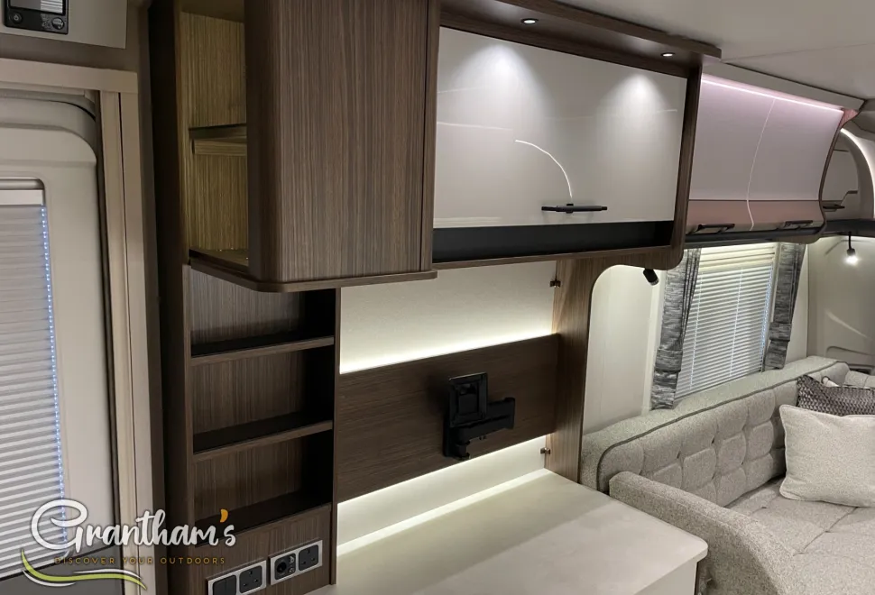 Coachman Laser   2026