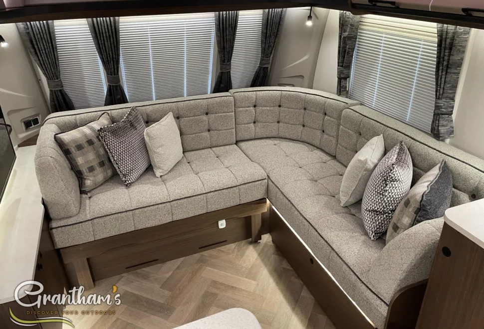 Coachman Laser   2026