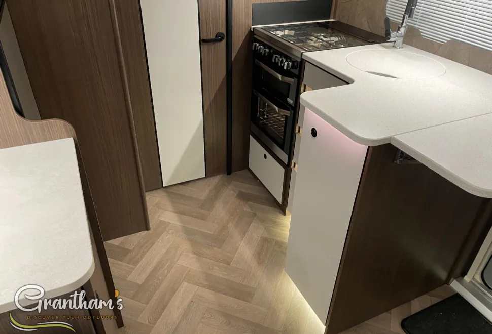 Coachman Laser   2026