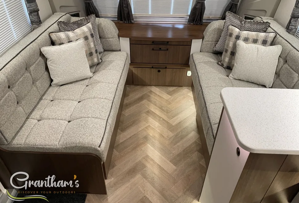 Coachman Laser   2026