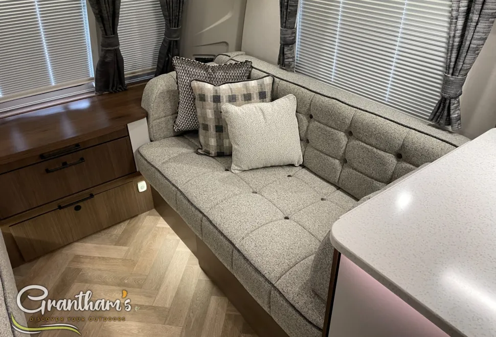 Coachman Laser   2026