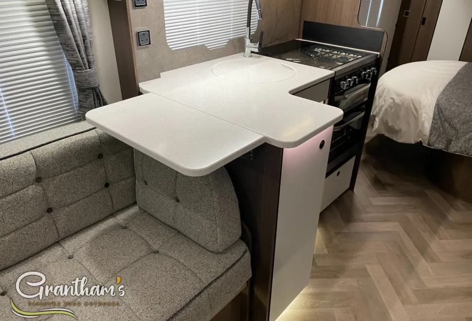 Coachman Laser   2026