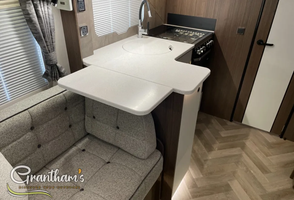 Coachman Laser   2026