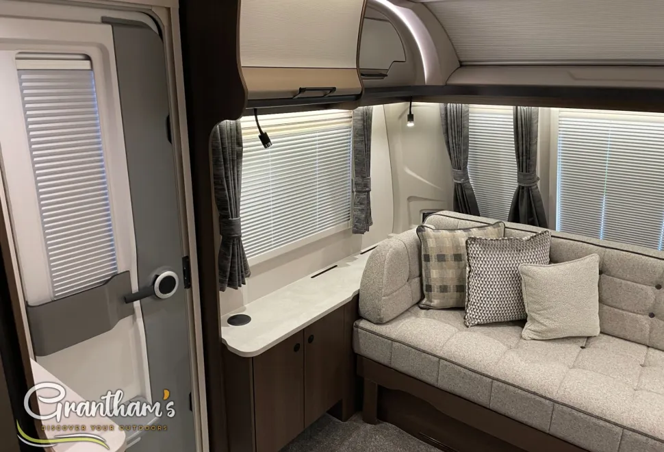 Coachman Laser   2026