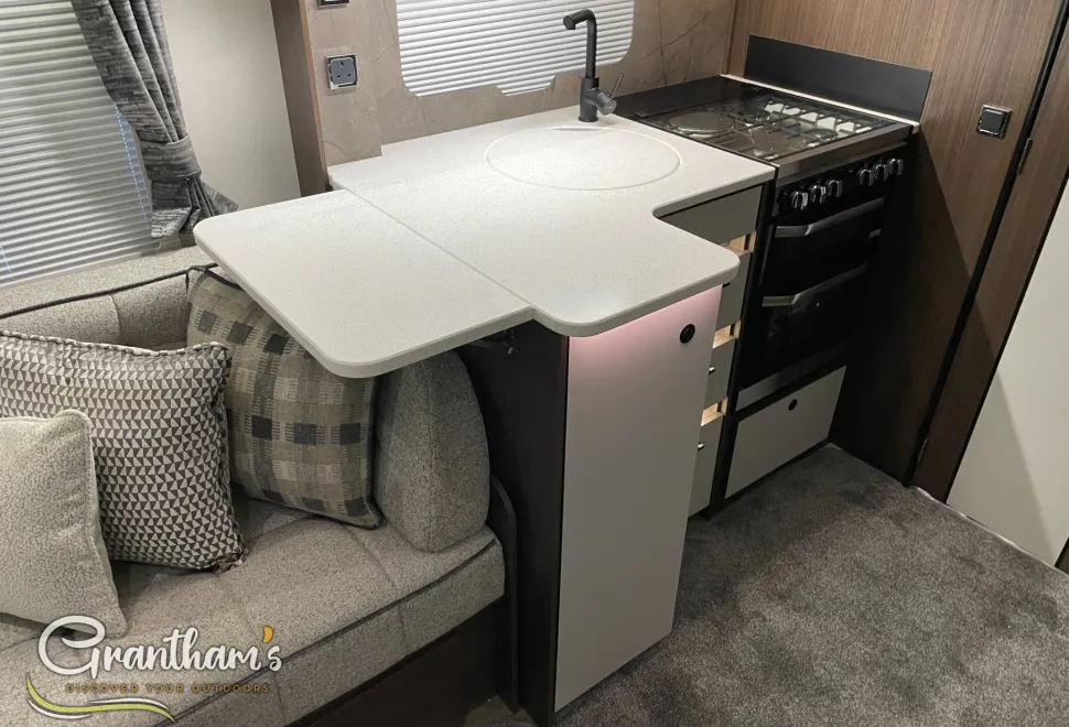 Coachman Laser   2026