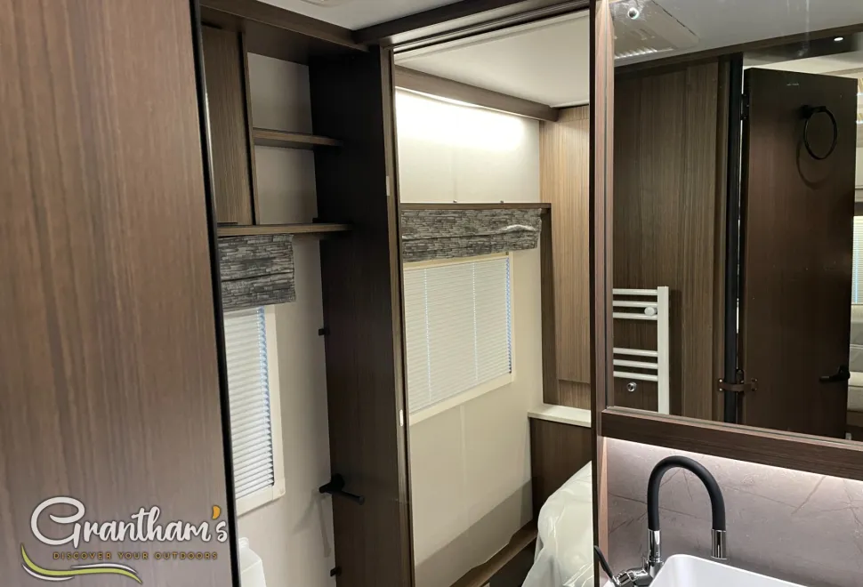 Coachman Laser   2026