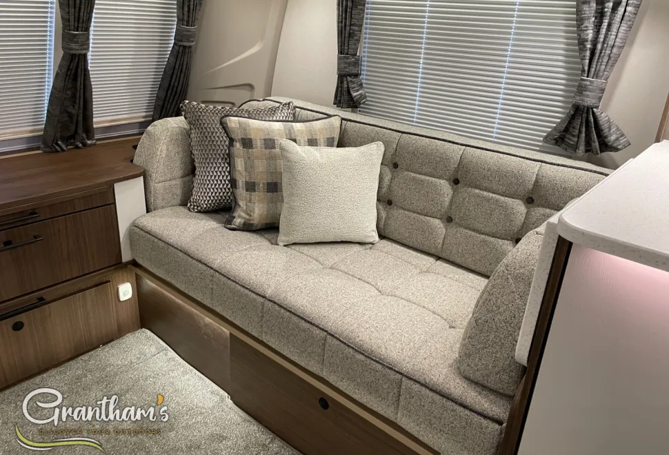 Coachman Laser   2026