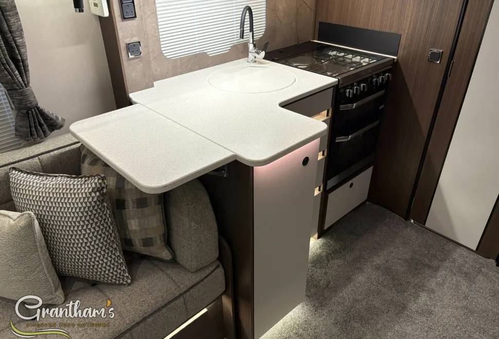 Coachman Laser   2026