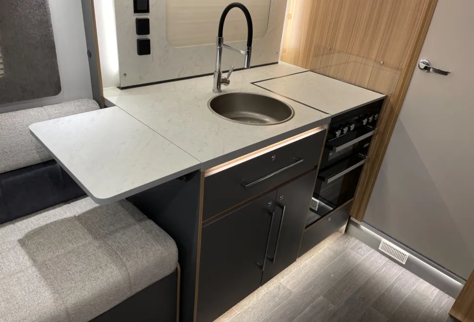 Bailey Adamo XL-T   2025